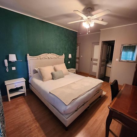 Hotel La Tour Perrier Eyrans-de Soudiac Eksteriør bilde